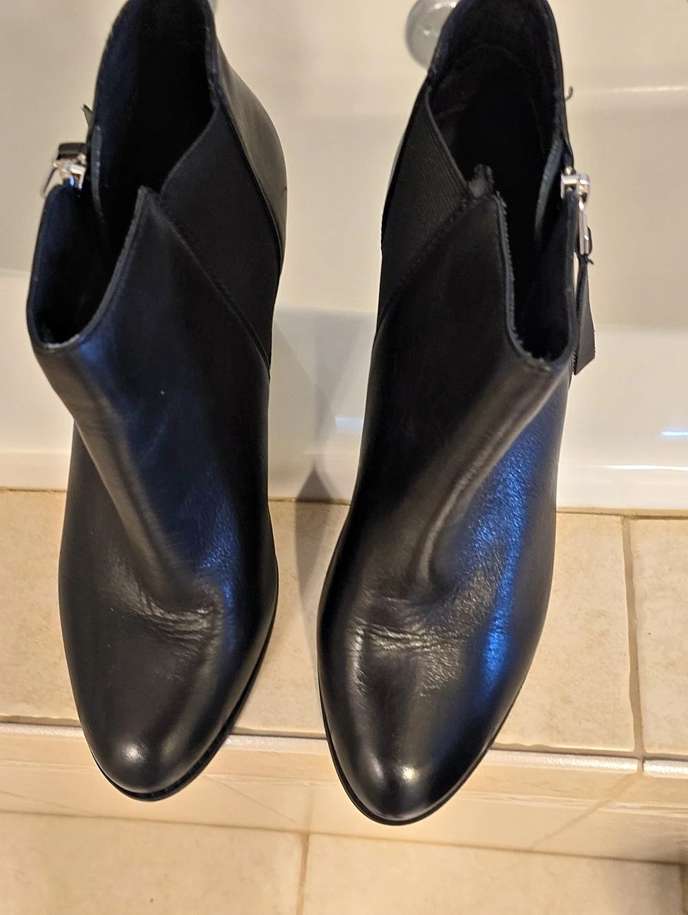 Vionic Brand Black Leather Ankle Boots US 10